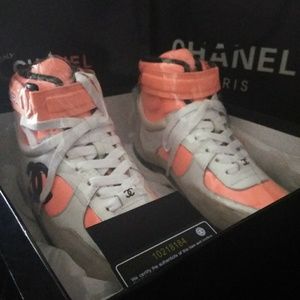 High Top Sneaker ❤️❤️❤️❤️